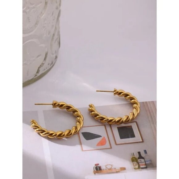 Retro C Shape Gold Hoop Earrings - Picture 1 of 5